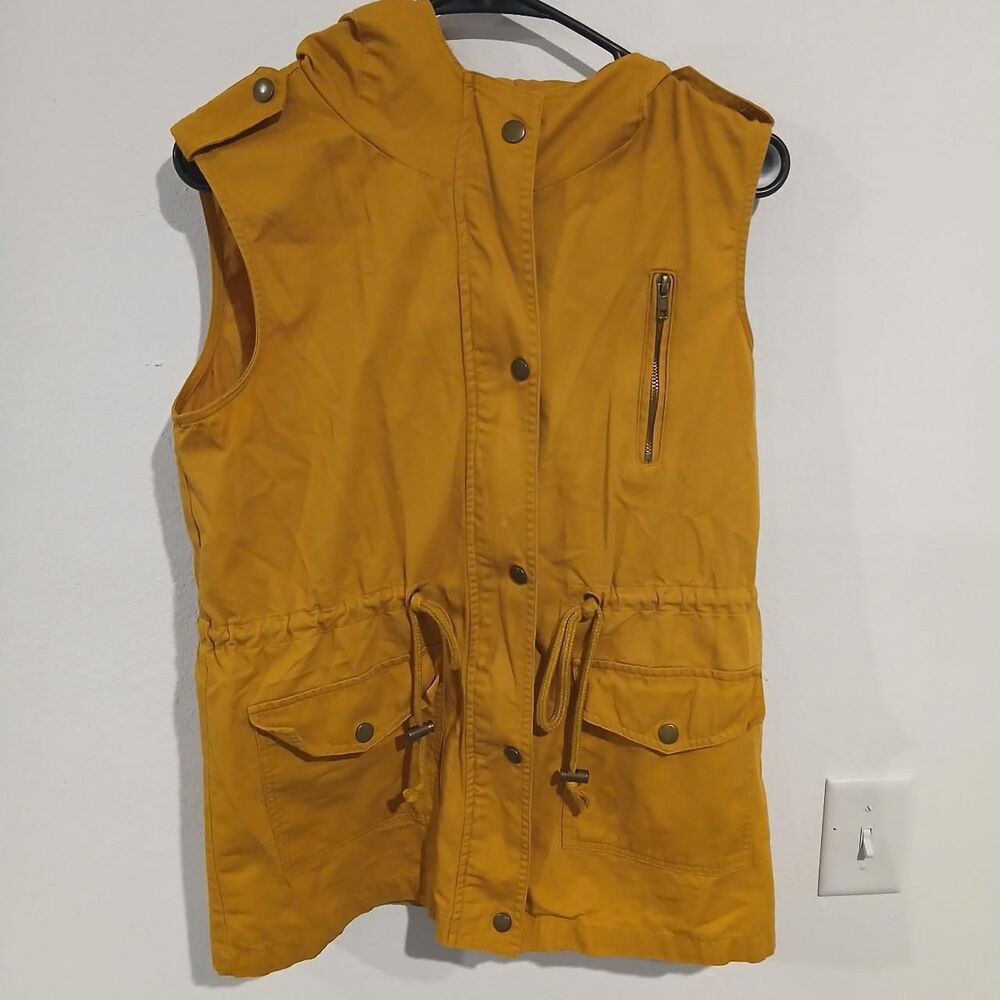 Zenana Outfitters Mustard Yellow Women's Vest Size Small